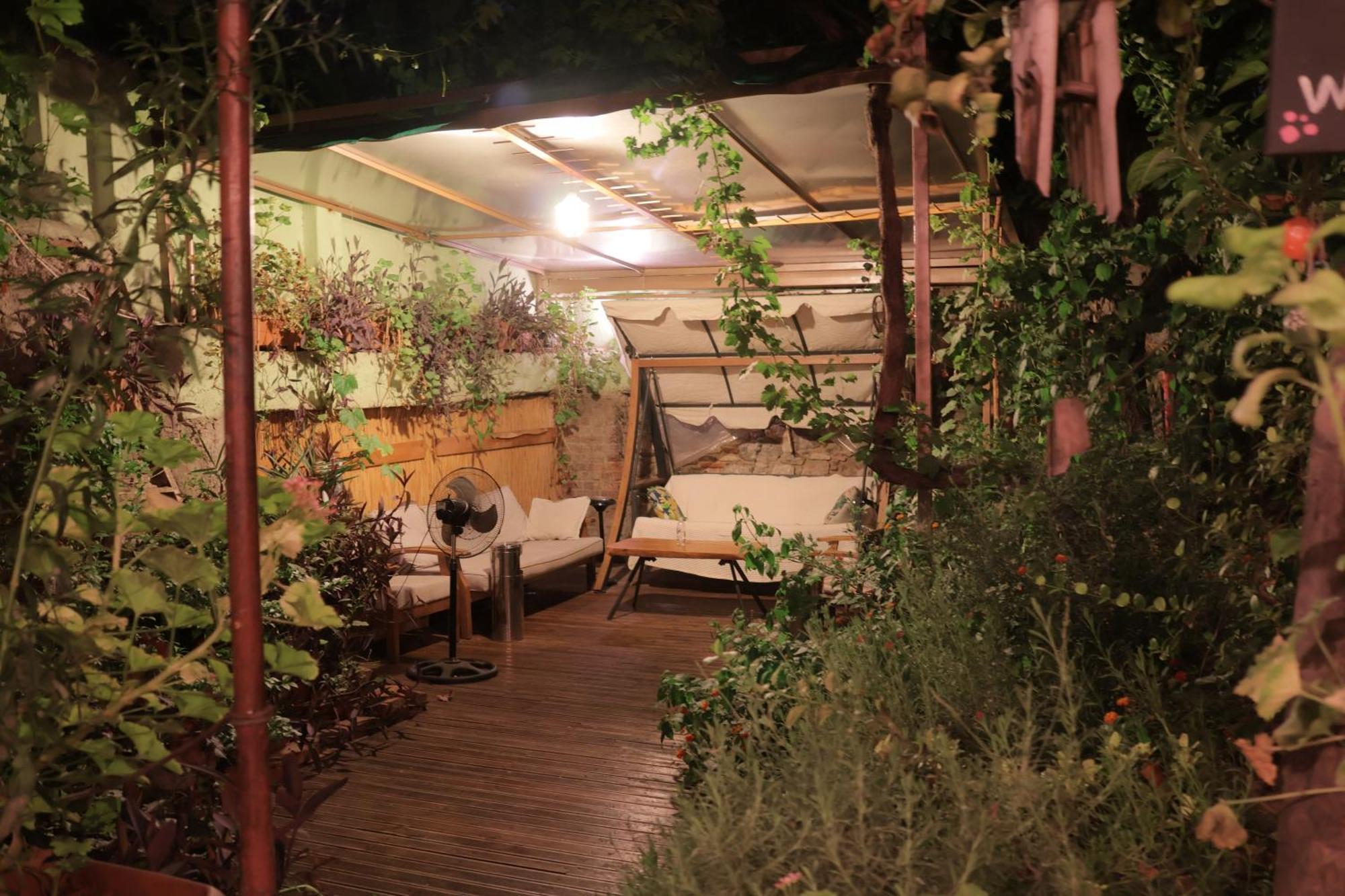 Lotus Garden Hostel İzmir Exteriér fotografie